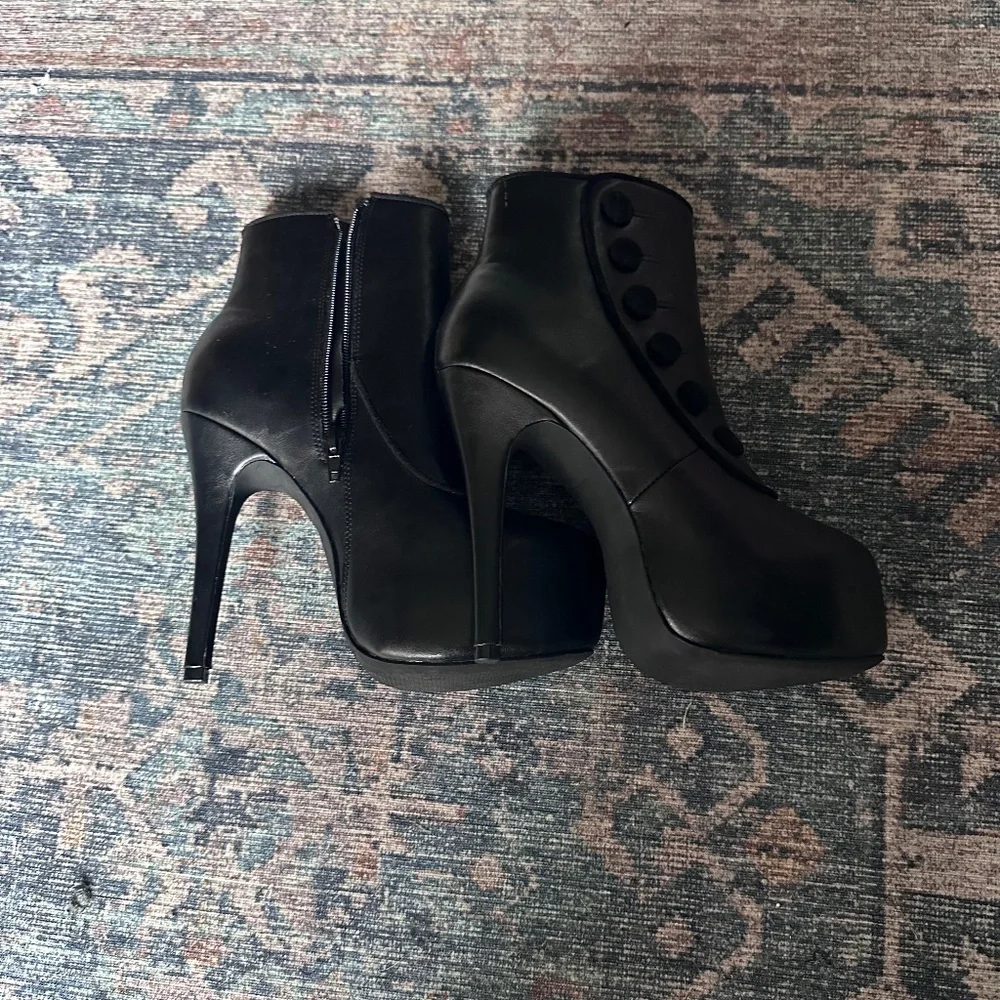 Unique Vintage Black Button-Front Platform Ankle Boots